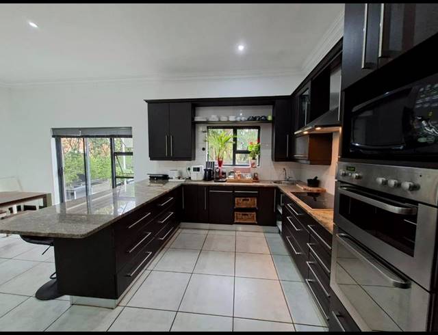 4 BEDROOM HOUSE FOR SALE IN MIDSTREAM ESTATE